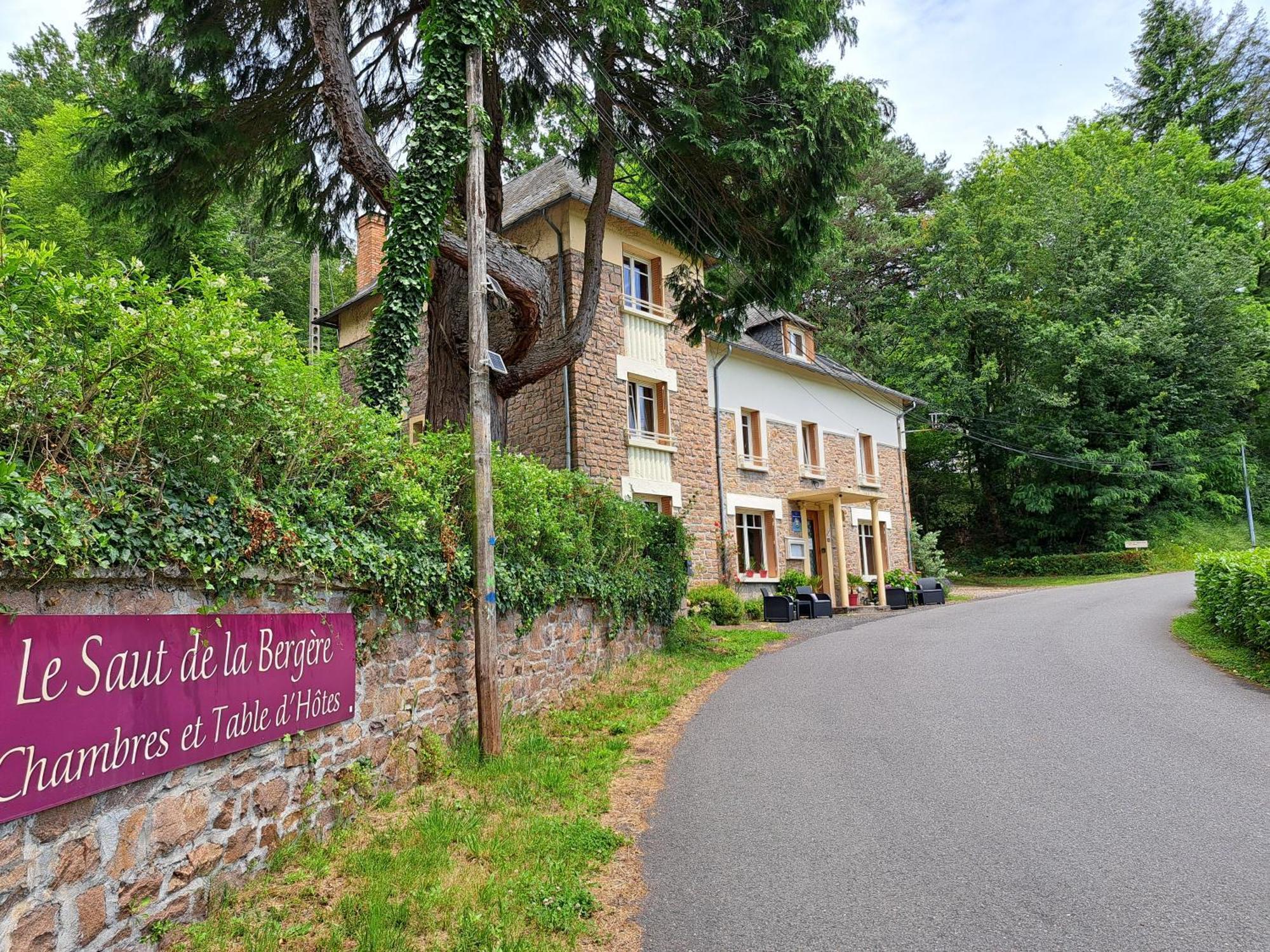 B&B Le Saut De La Bergere Aubazines Exterior foto